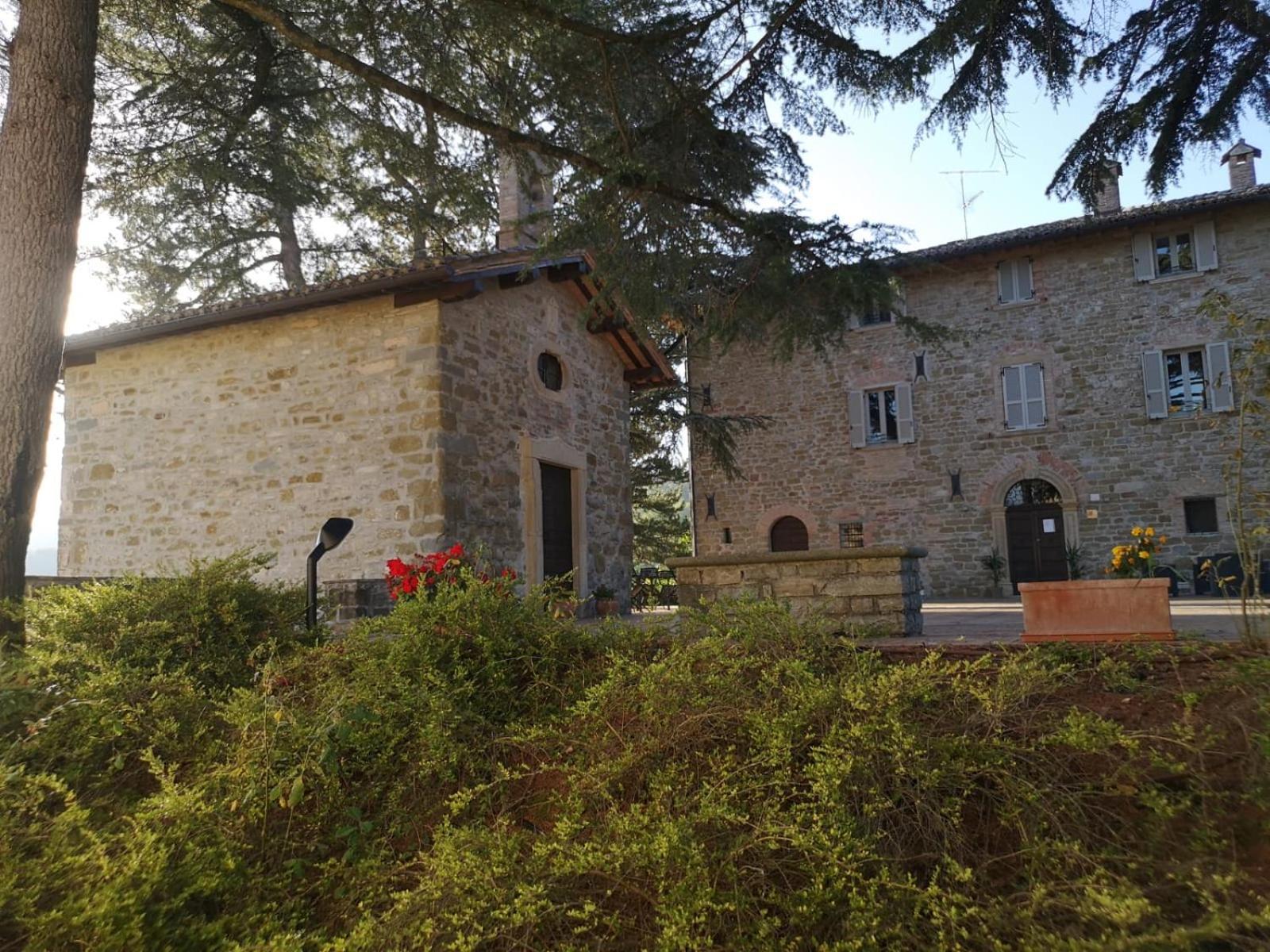 Tenuta Borgo San Michele Gubbio Bagian luar foto