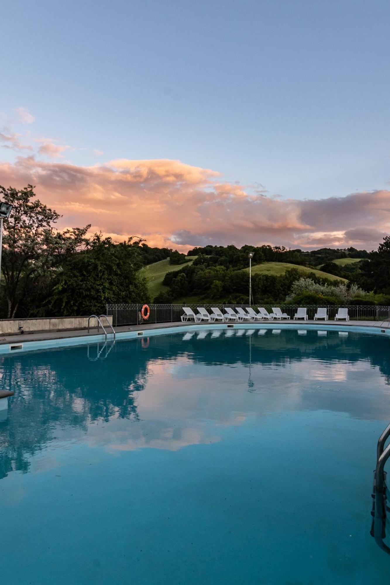 Tenuta Borgo San Michele Gubbio Bagian luar foto