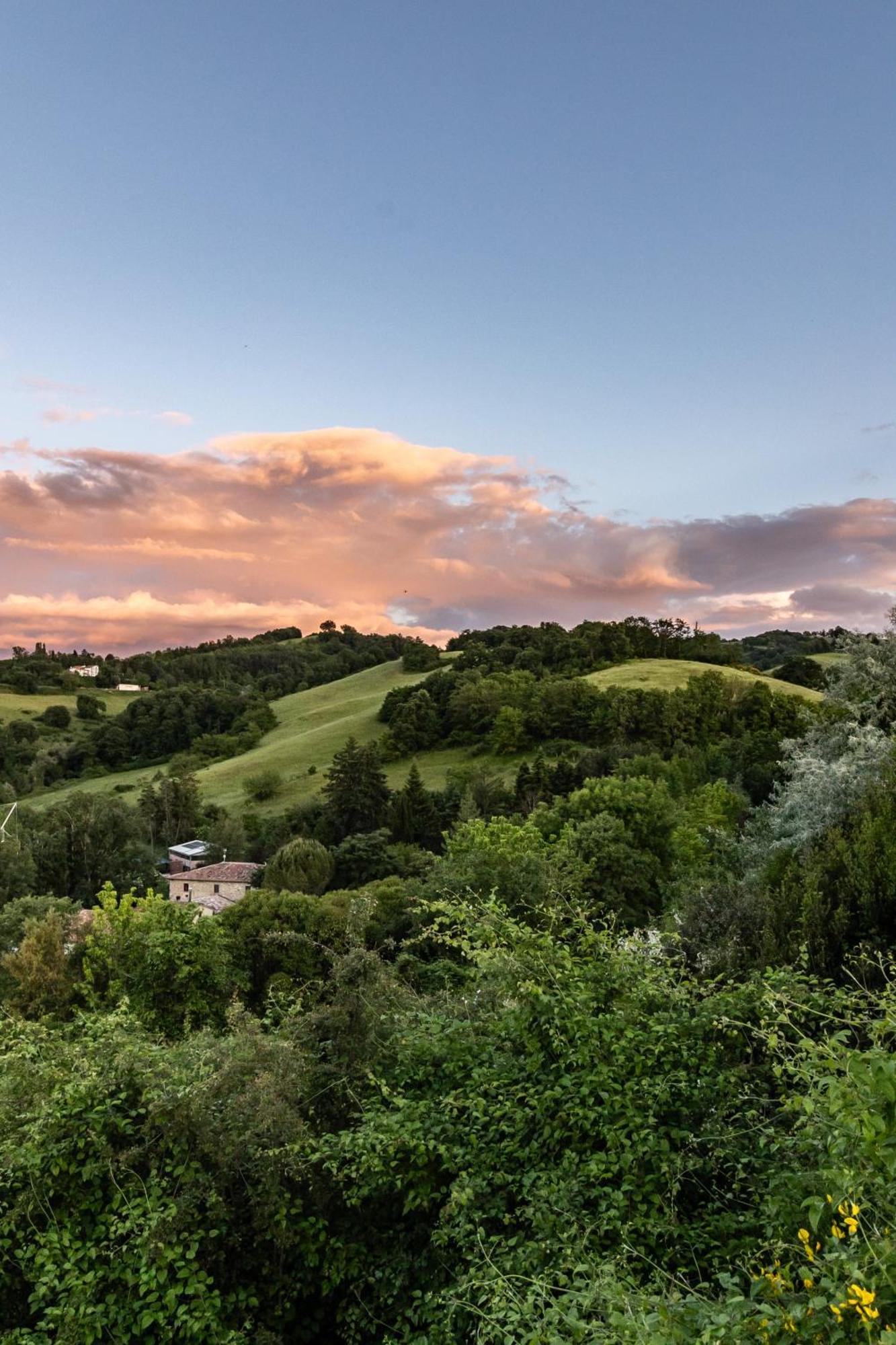 Tenuta Borgo San Michele Gubbio Bagian luar foto