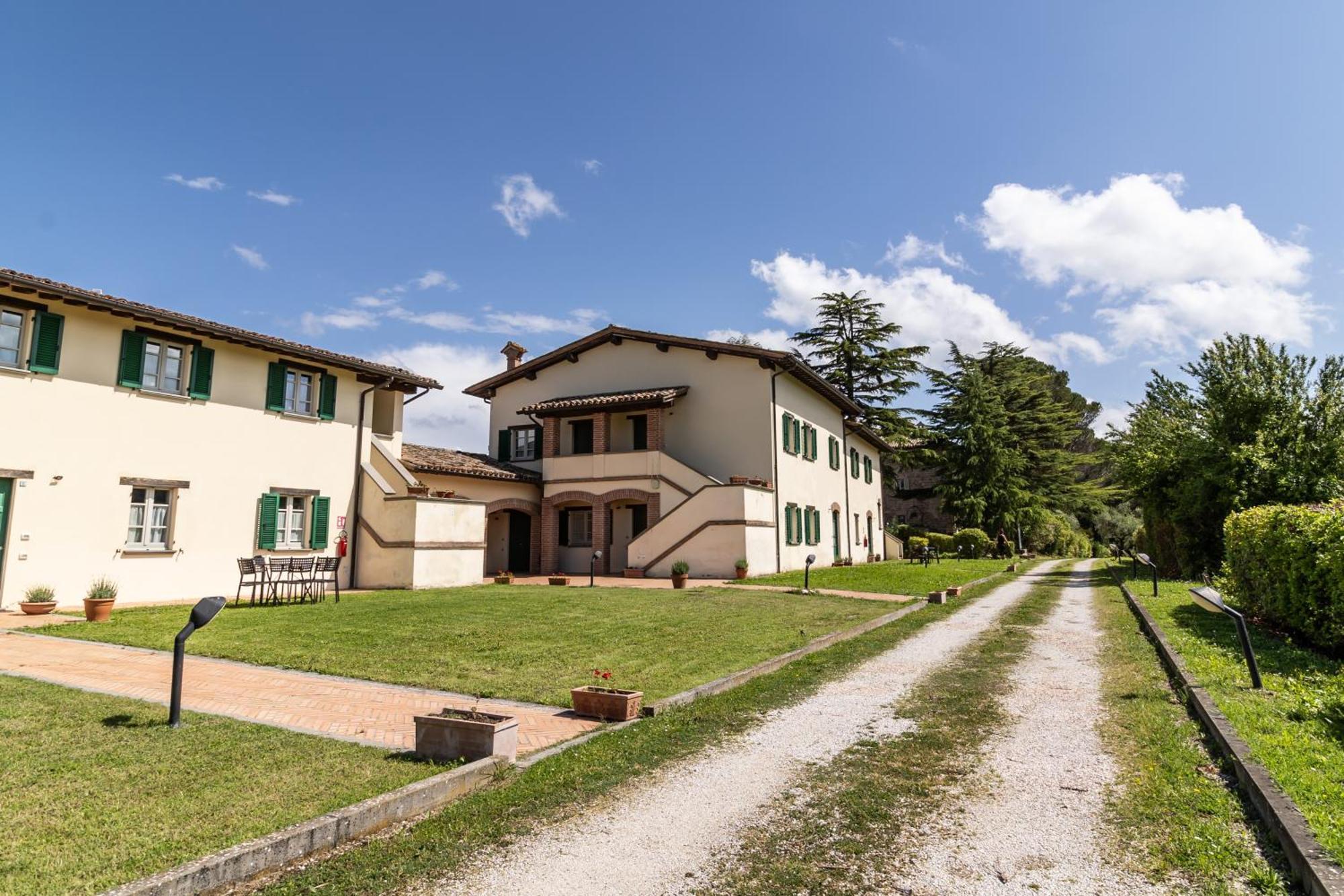 Tenuta Borgo San Michele Gubbio Bagian luar foto